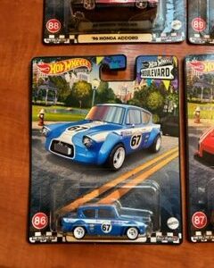 Hotwheels 1967 Ford Anglia racer Premium Boulevard Real Riders 1:64