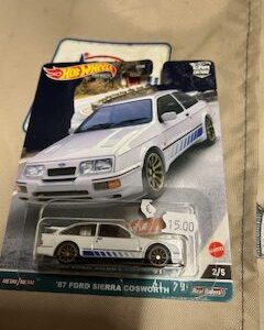 Hotwheels 1987 Ford Sierra Cosworth Premium Real Riders 1:64