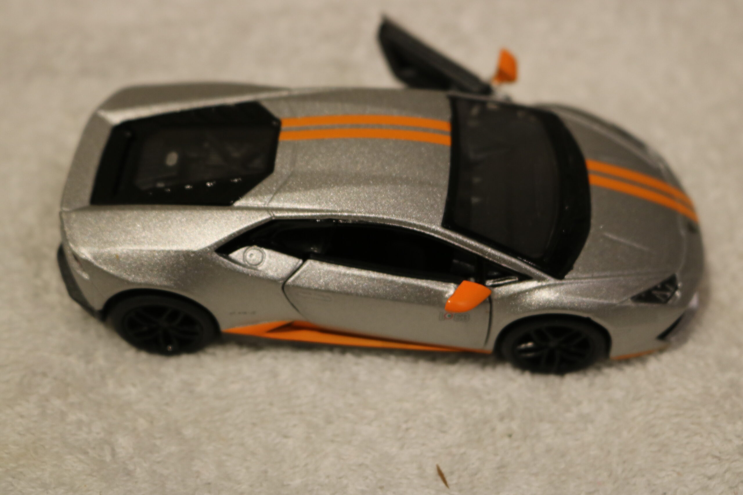 Kinsmart Lamborghini Huracan LP 610 1:36