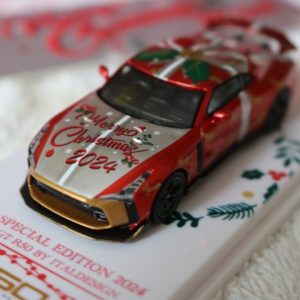 inno64-merry-christmas-wild-toys-special-nissan-GT-wild-toys